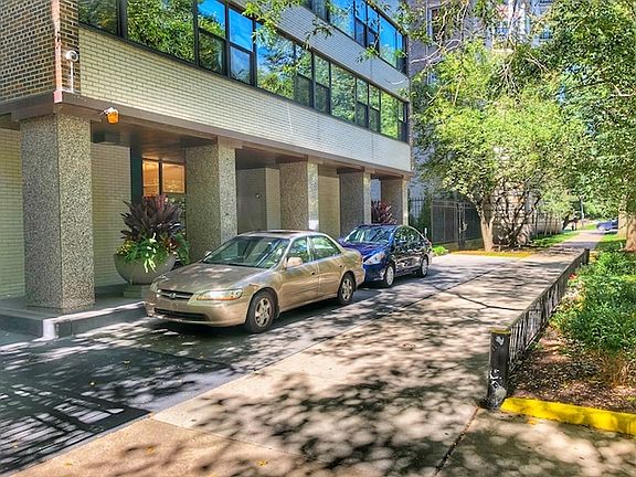 2nd image of 1540 N State Pkwy APT 10A