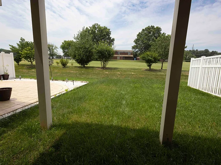 930 Dawes Ct — Photo 16