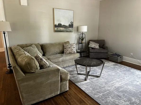 208 7th St NW, Rochester, MN 55901