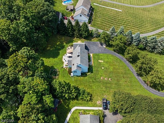 2nd image of 38 Dyer Rd