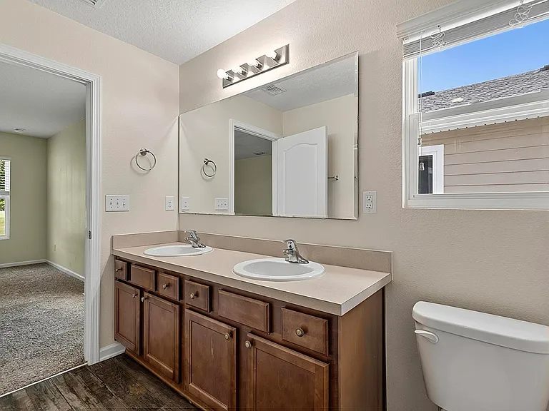 137 Fairway Ct — Photo 40