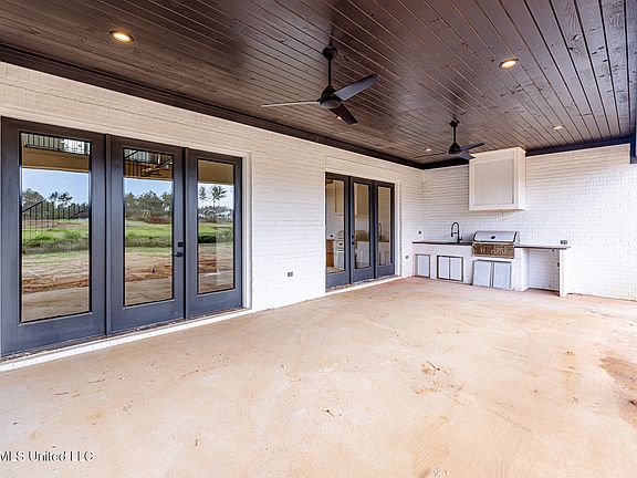 3rd image of 174 Westlake Cir