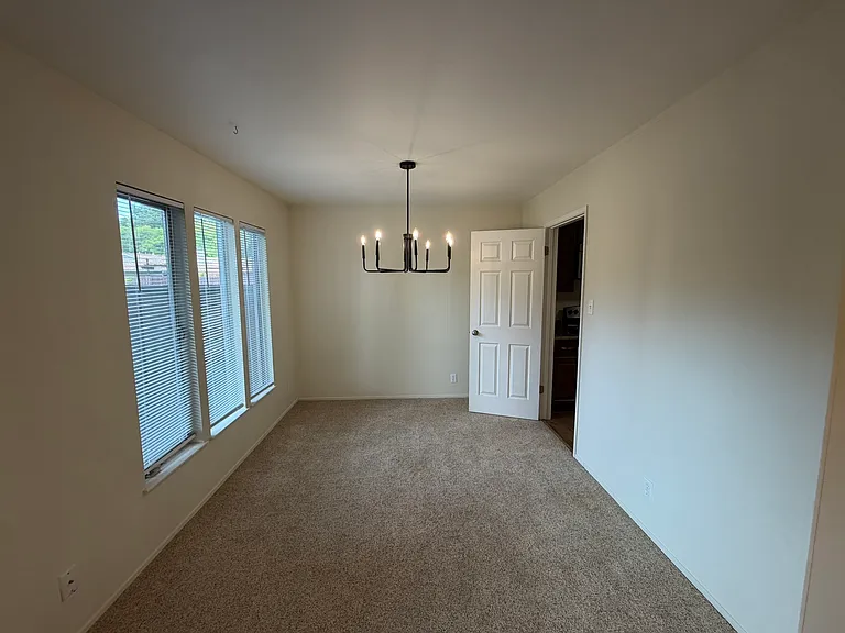 2060 Camel Ln #4 — Photo 4