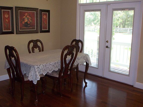 Formal dinning room