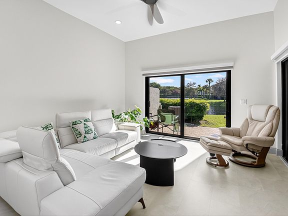 3rd image of 5225 Monterey Circle #H