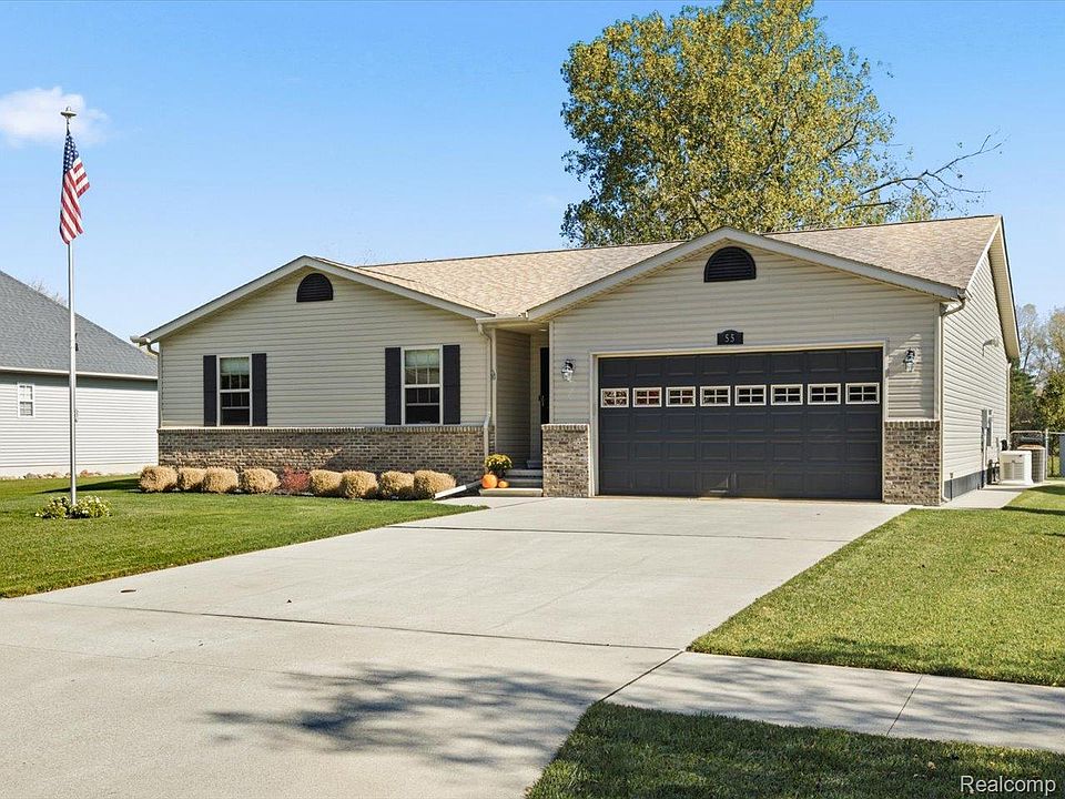 55 Rella Rae Ave, photo 3
