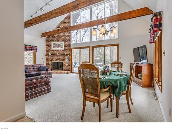 5th image of 2947 Hemlock Dr