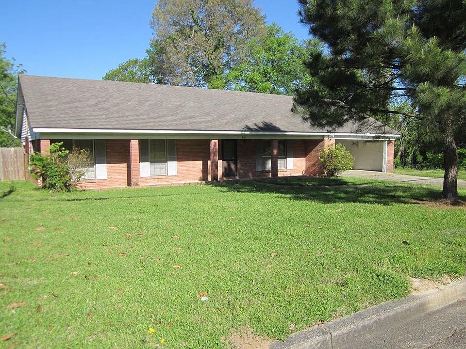 1st image of 805 Blossom Ln