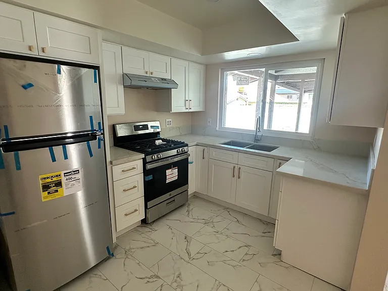 521 N Hemet St — Photo 7