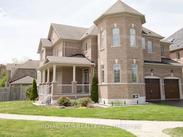 4 Berkwood Holw, Brampton, ON L6Y 0X6
