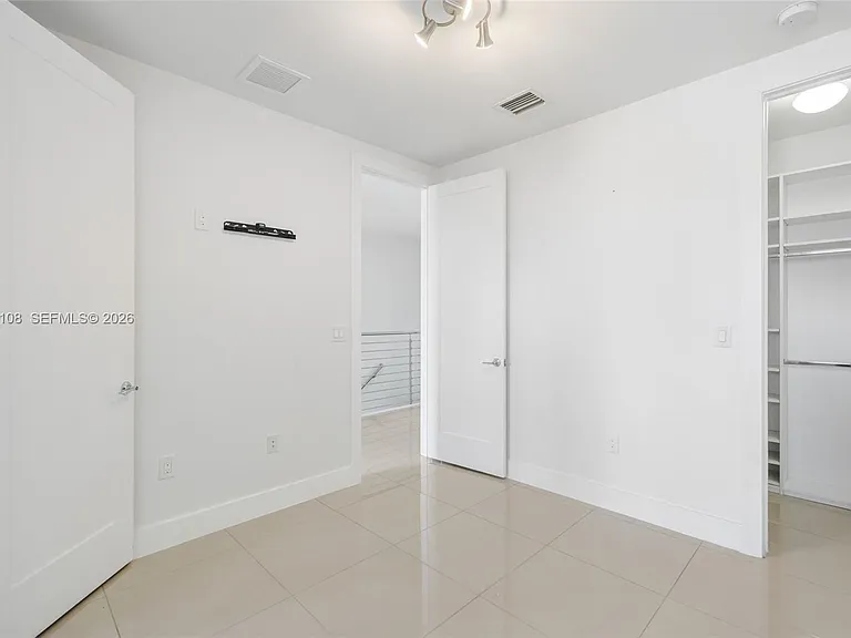 10471 NW 66th St — Photo 33