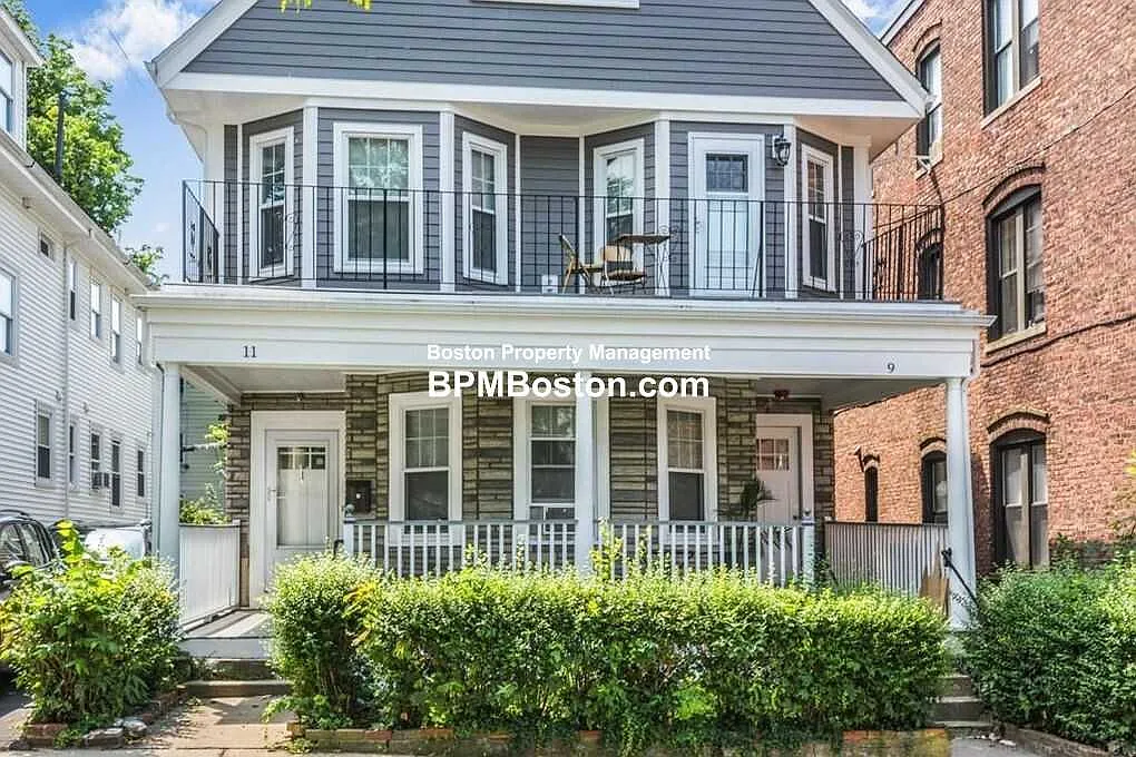 3 bed, $3,300 — Photo 1