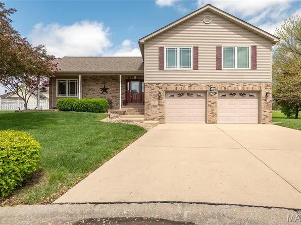 36 Legacy Dr, Granite City, IL 62040