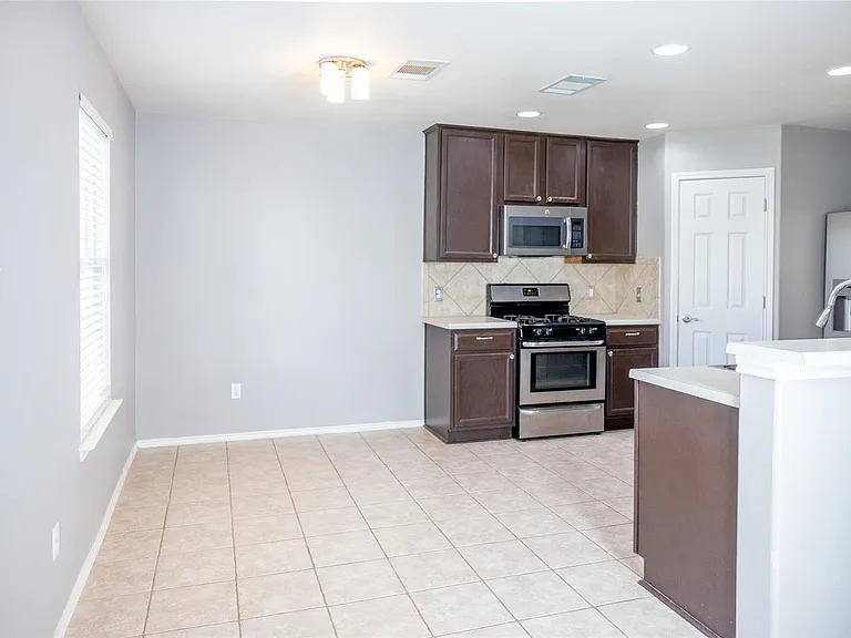 3931 Bonnie Ln — Photo 9