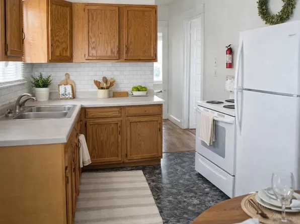 1926 W Jackson St, Muncie, IN 47303