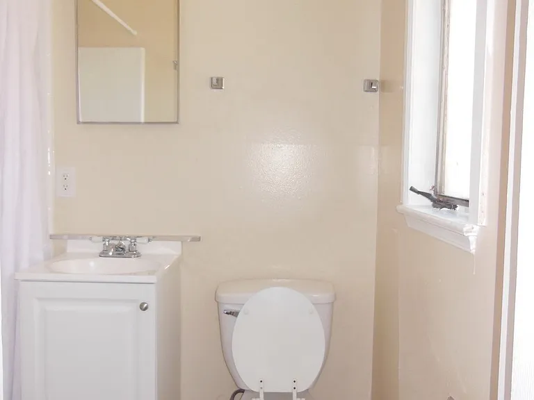 407 Chestnut St #425 — Photo 7