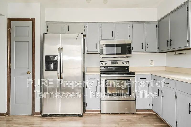 3 bed, 2.0 bath, 1480 sqft, $1,899 — Photo 3
