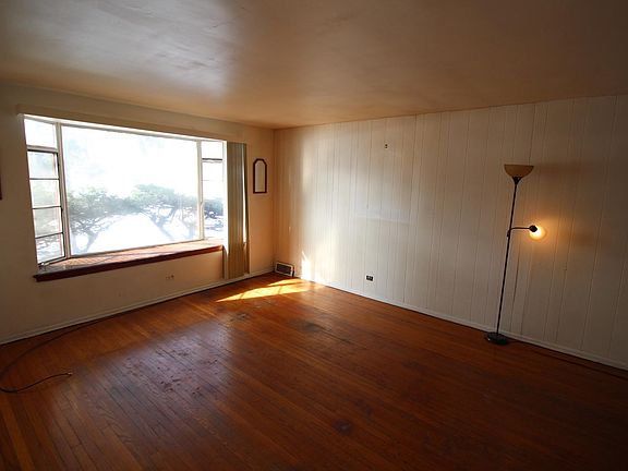 5th image of 3809 Lawn Ave