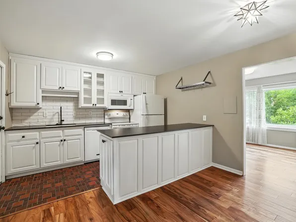 6450 York Ave S APT 518, Edina, MN 55435