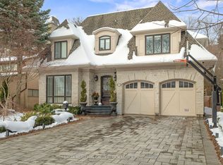 18 Brookfield Rd, Toronto, ON M2P 1A9