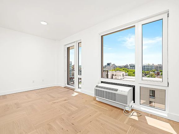 5th image of 526 Baltic St #5D