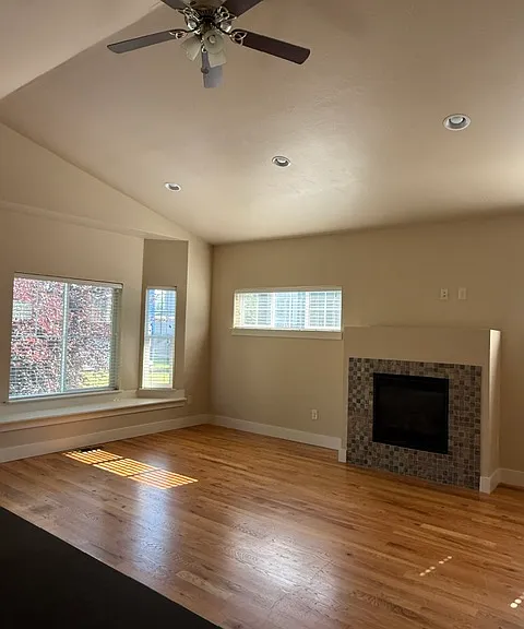 4213 Brenden St — Photo 7