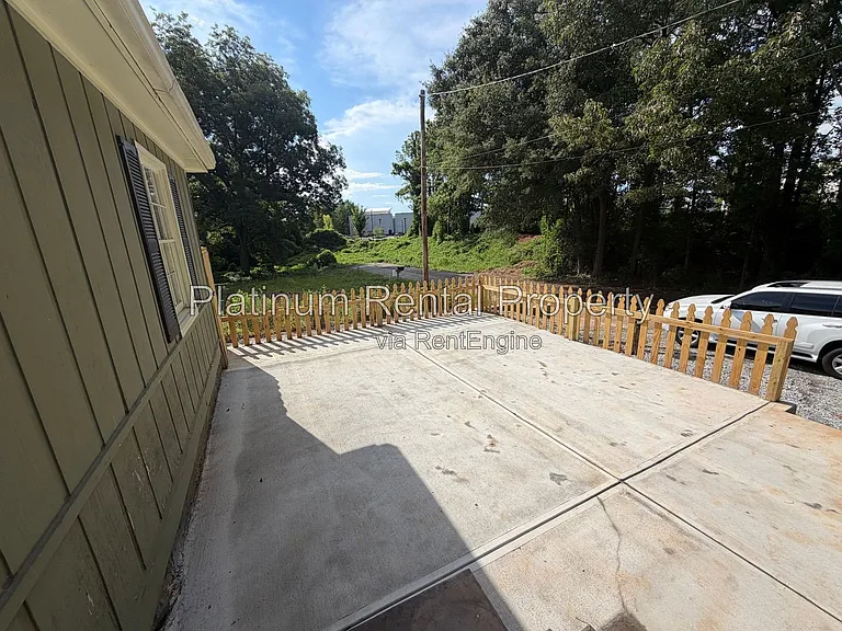 1868 Quarry Rd NW — Photo 32