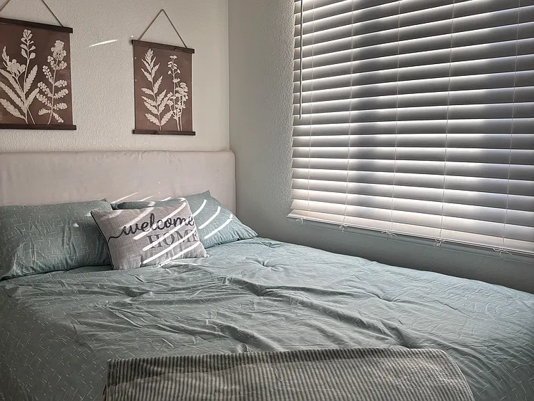 1552 W Beantree Ln — Photo 13