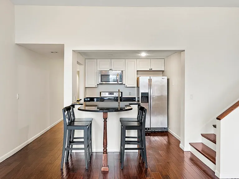 492 Beacon St #32 — Photo 4