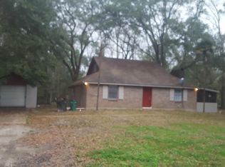 7031 Gregory St, Moss Point, MS 39563