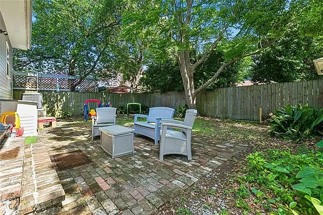 825 Pleasant St — Photo 27