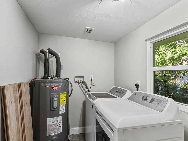 4016 W Nassau St — Photo 25