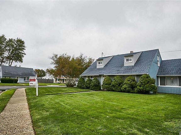 3rd image of 3129 Kenwood Ln