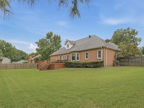 4th image of 1006 Fernwood Dr