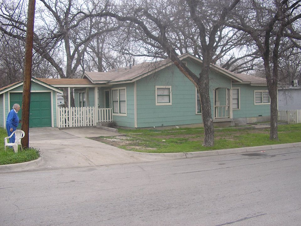 1st image of 2315 Sanborn St