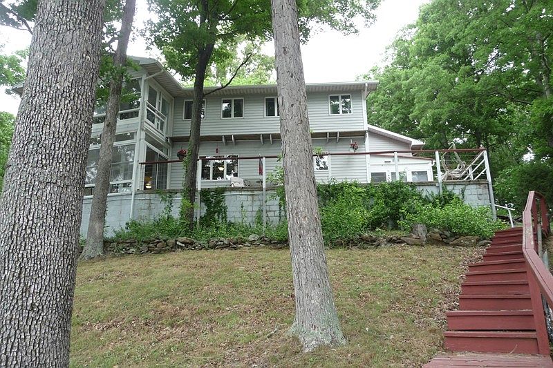 1st image of 1490 Robin Woods Ln