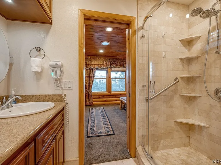 1165 Green Mountain Dr — Photo 21