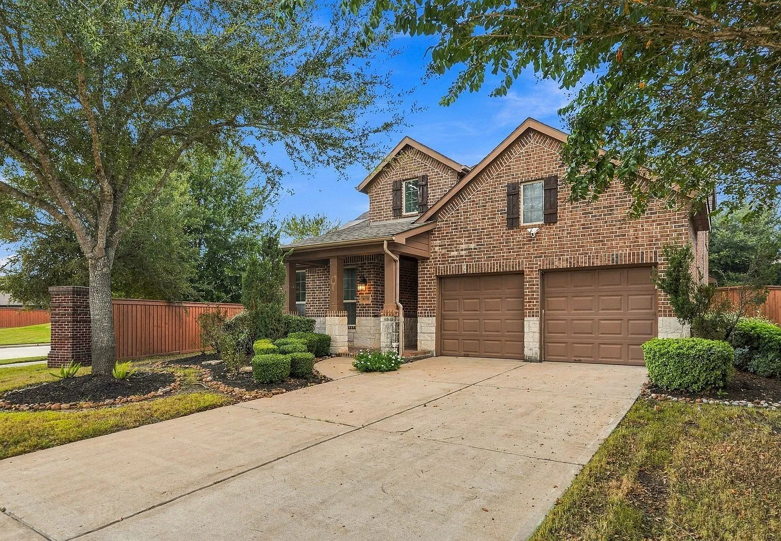 4 bed, 3.0 bath, 2859 sqft, $2,900 — Photo 2