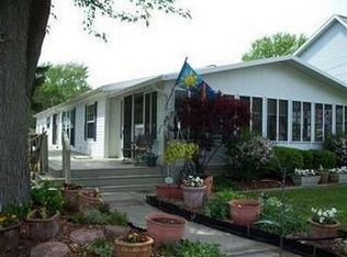 1394 N McCloy Ave, Port Clinton, OH 43452