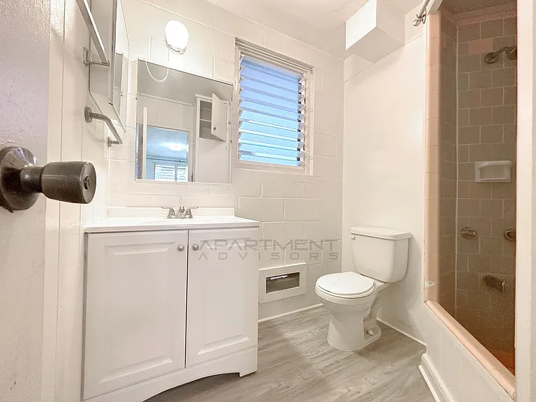 1313 Rycroft St — Photo 5
