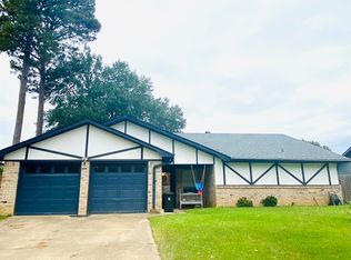 103 Eastline Rd, Wake Village, TX 75501