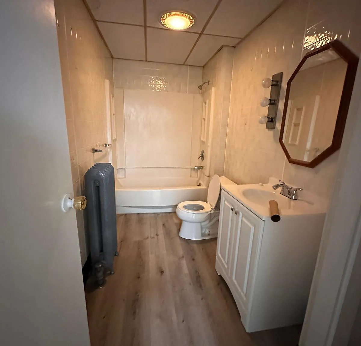 2 bed, 1300 sqft, $1,950 — Photo 3