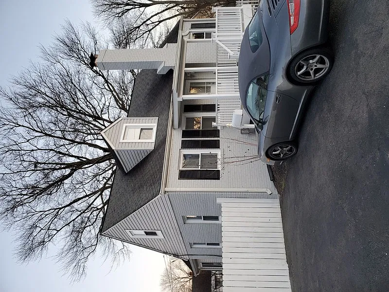 1 bed, 1.0 bath, 20 sqft, $1,100 — Photo 2