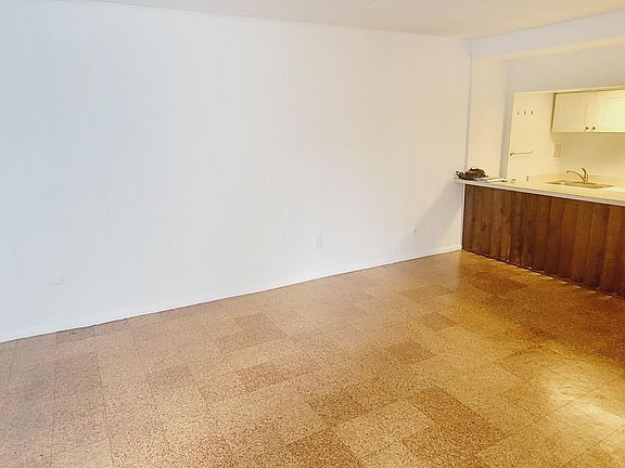 4th image of 325 S Camac St #1R