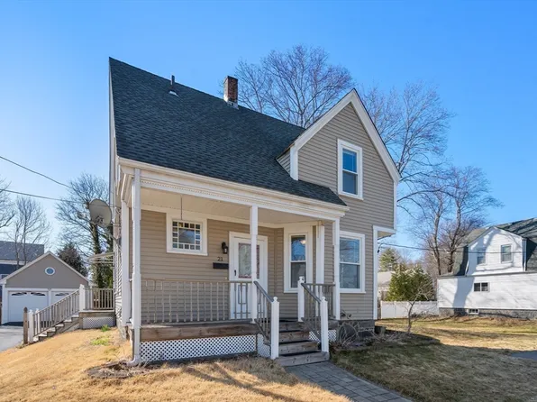 21 Crescent St, Whitman, MA 02382
