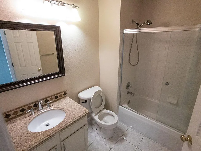 1105 Stoneham St — Photo 20
