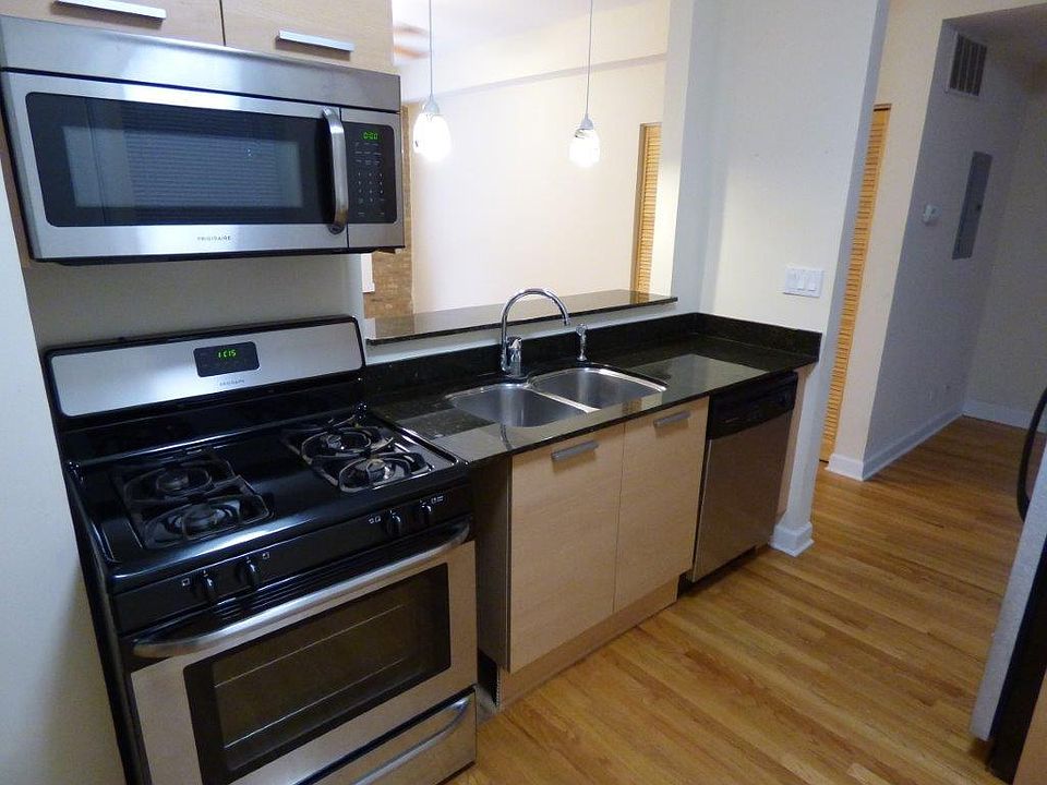 1st image of 1336 W Estes Ave APT 2n
