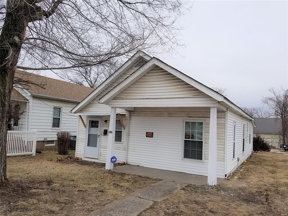 2nd image of 701 Falling Springs Rd