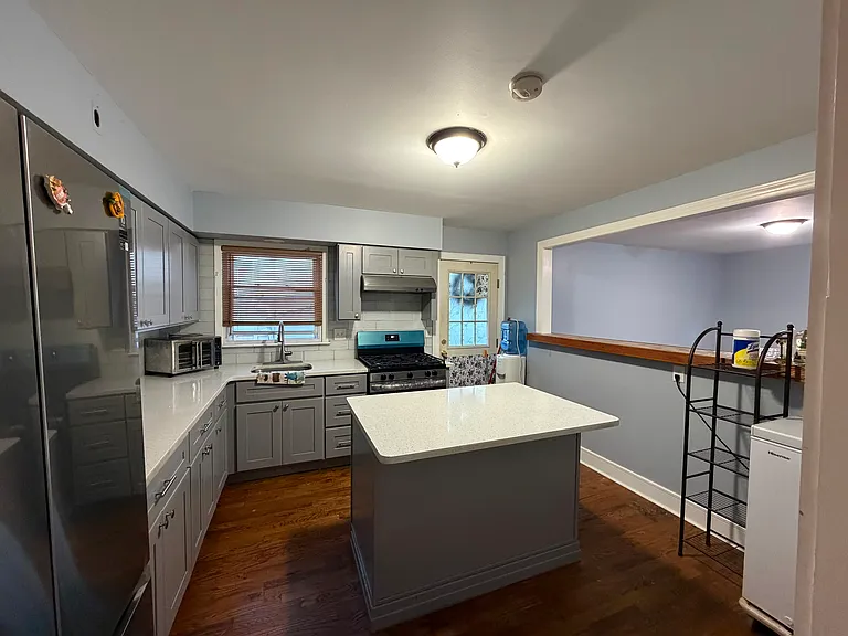 521 Burnham Rd — Photo 3