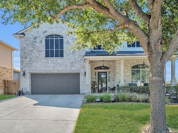 3rd image of 301 LOCH LOMOND DR